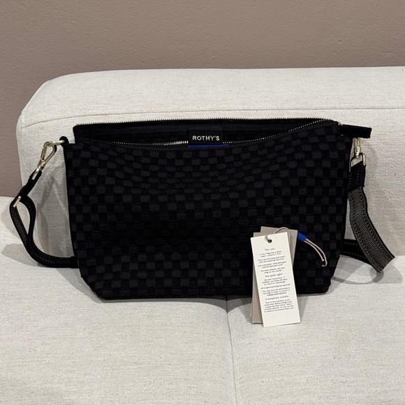 NEW Rothy’s The Daily Crossbody in black sand - Picture 2 of 5